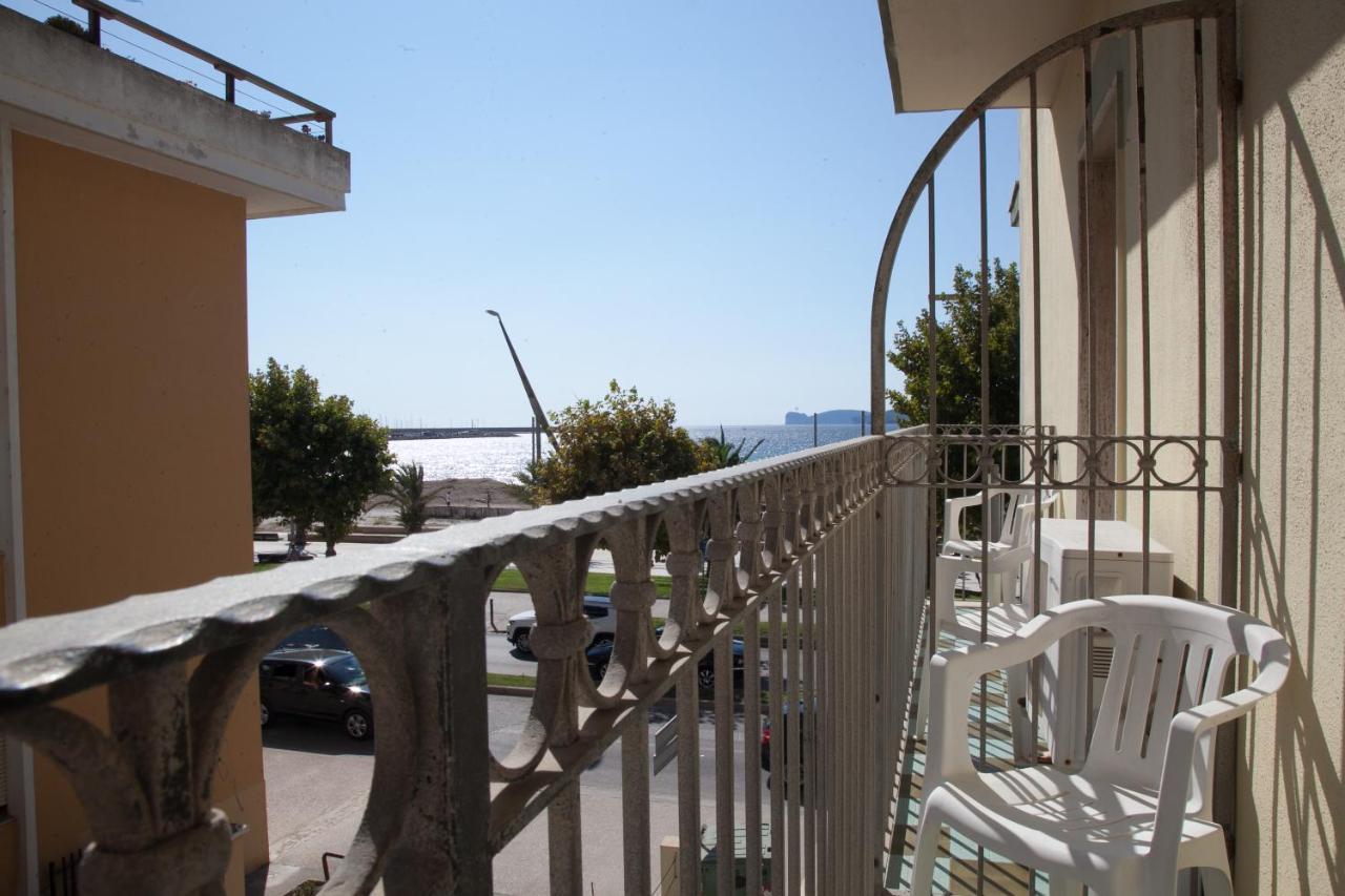 Hotel Il Gabbiano Альгеро Экстерьер фото