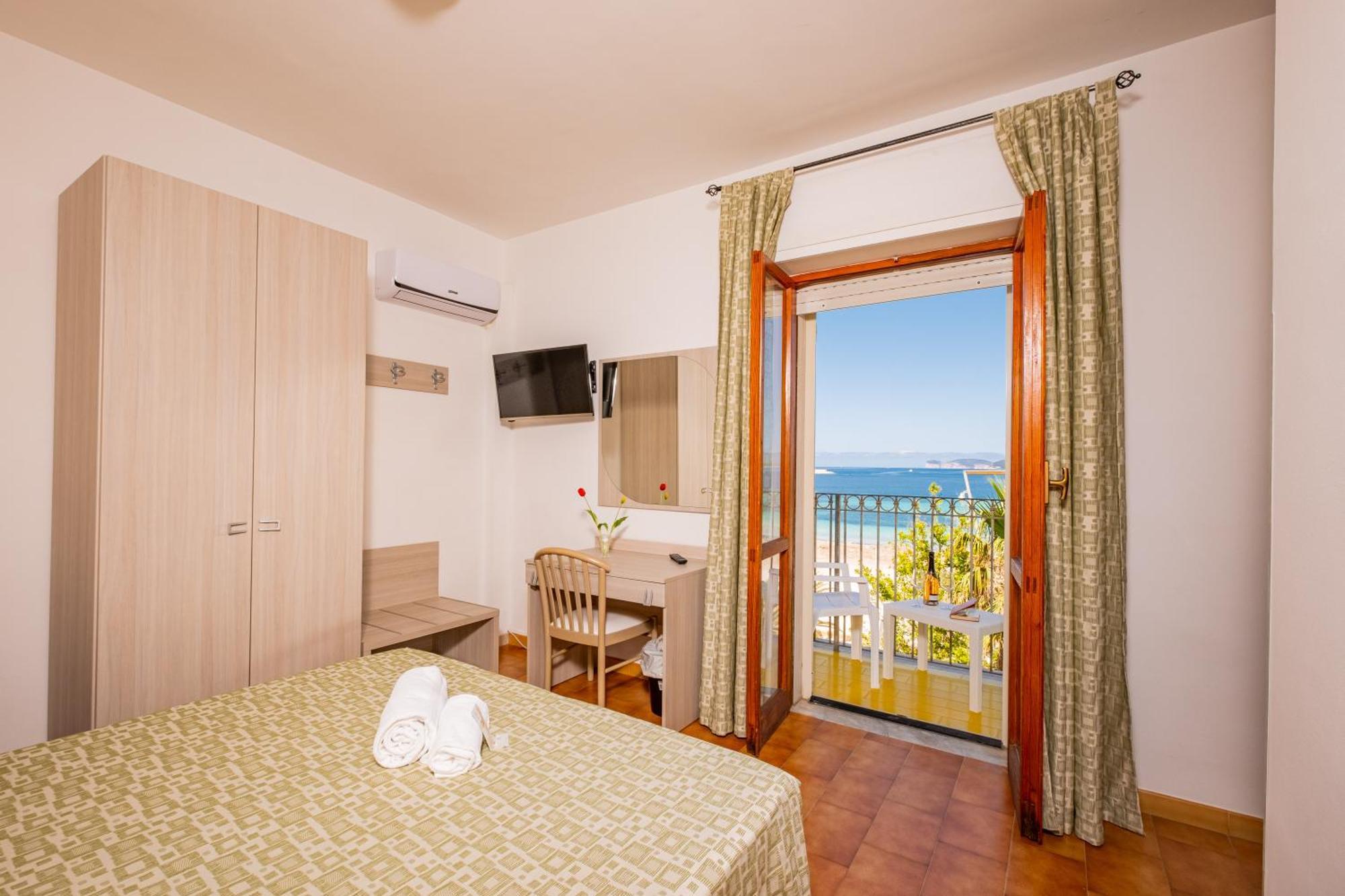 Hotel Il Gabbiano Альгеро Экстерьер фото