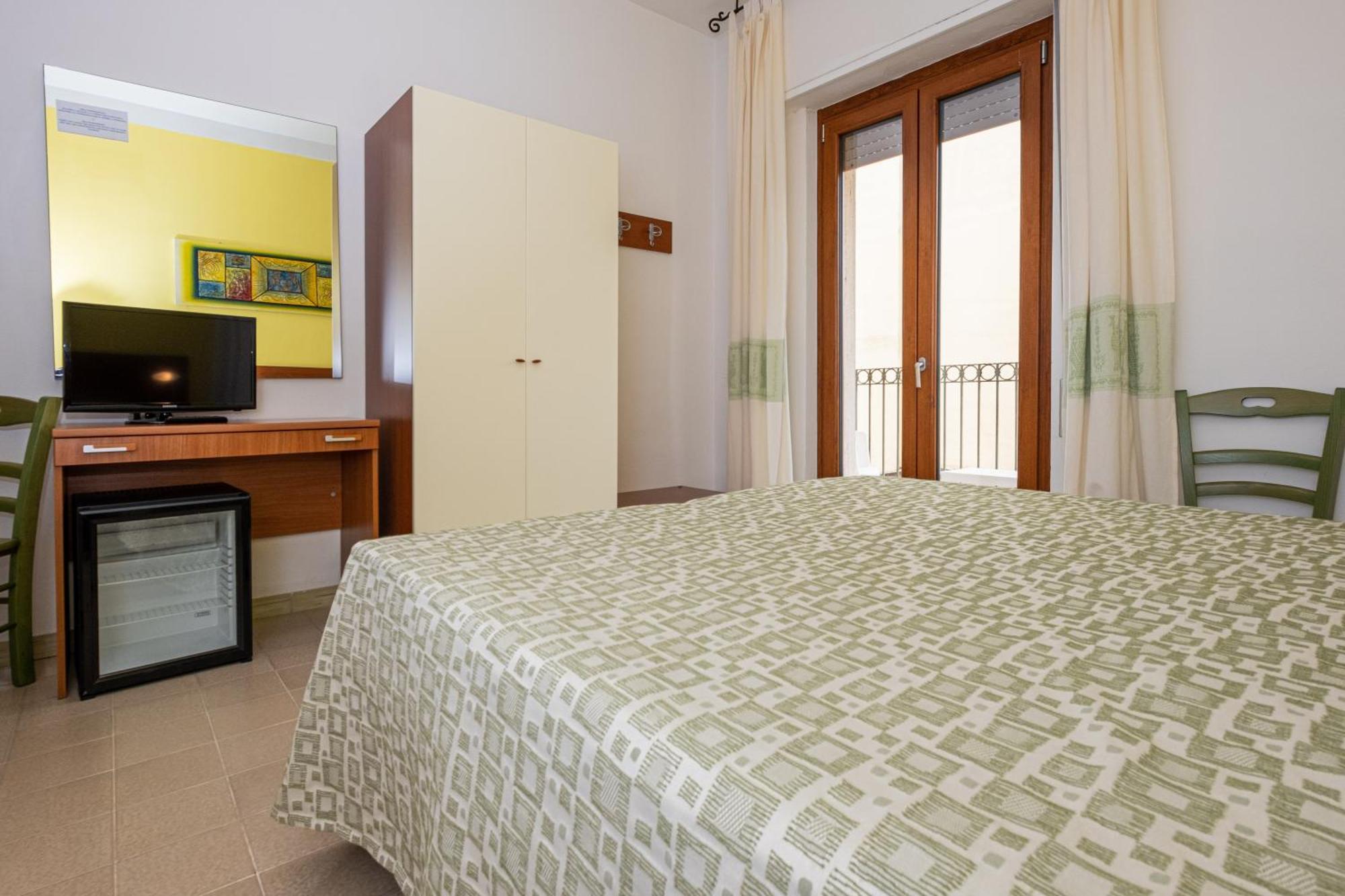 Hotel Il Gabbiano Альгеро Экстерьер фото